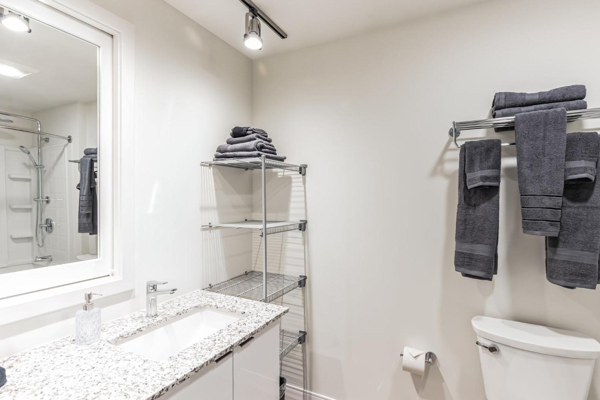 Urban Elegance Studio Oasis Prime Location Кливланд Екстериор снимка