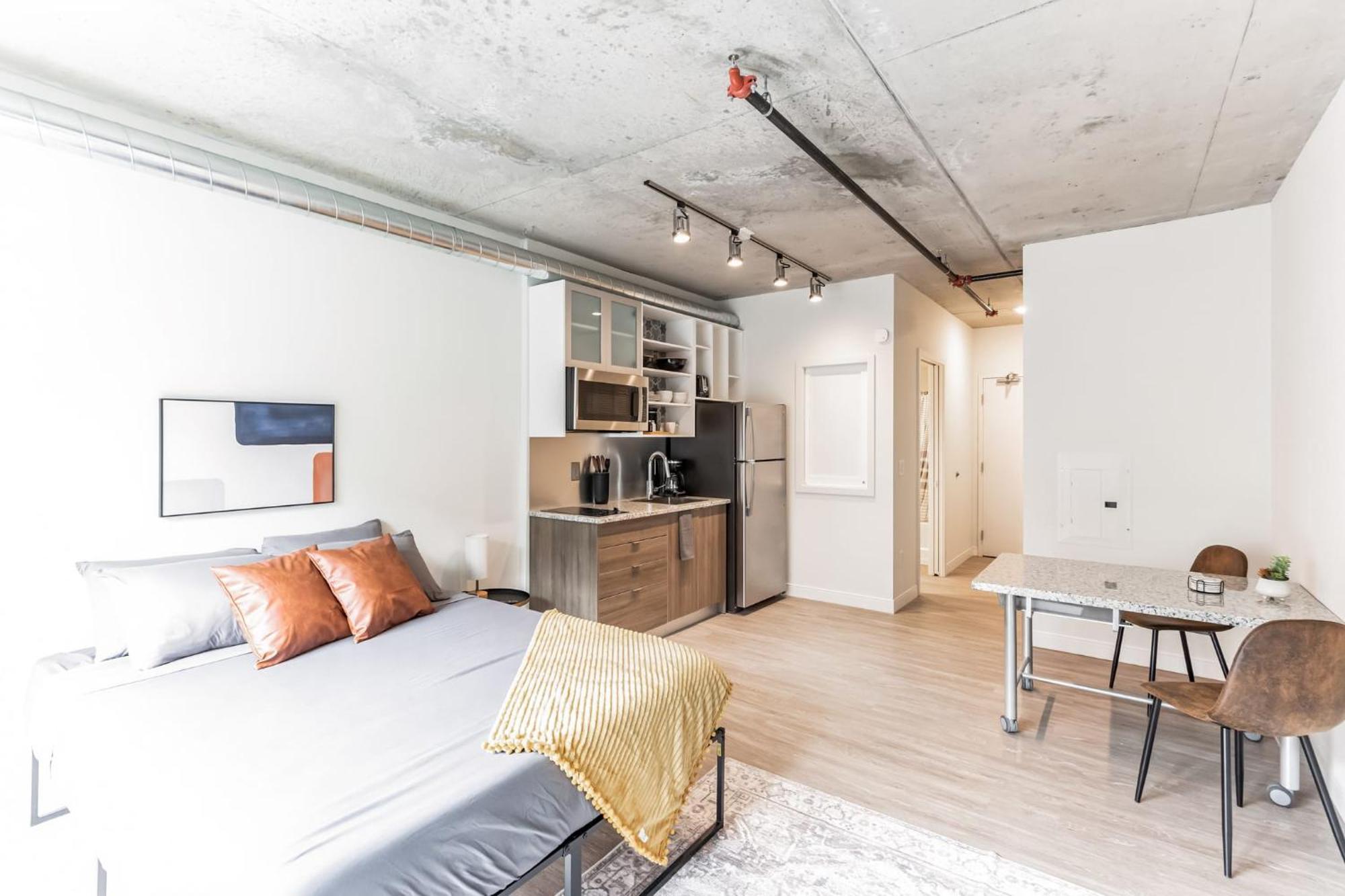 Urban Elegance Studio Oasis Prime Location Кливланд Екстериор снимка